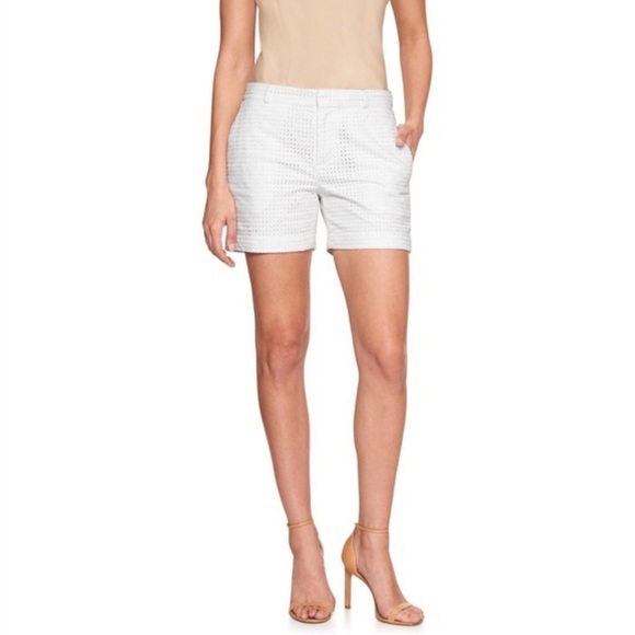 Banana Republic Eyelet Shorts White 4 1/2 Inches - Picture 1 of 11